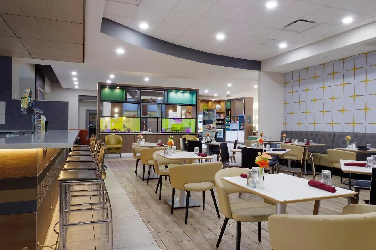 Holiday Inn & Suites Phoenix Airport By Ihg 3*,