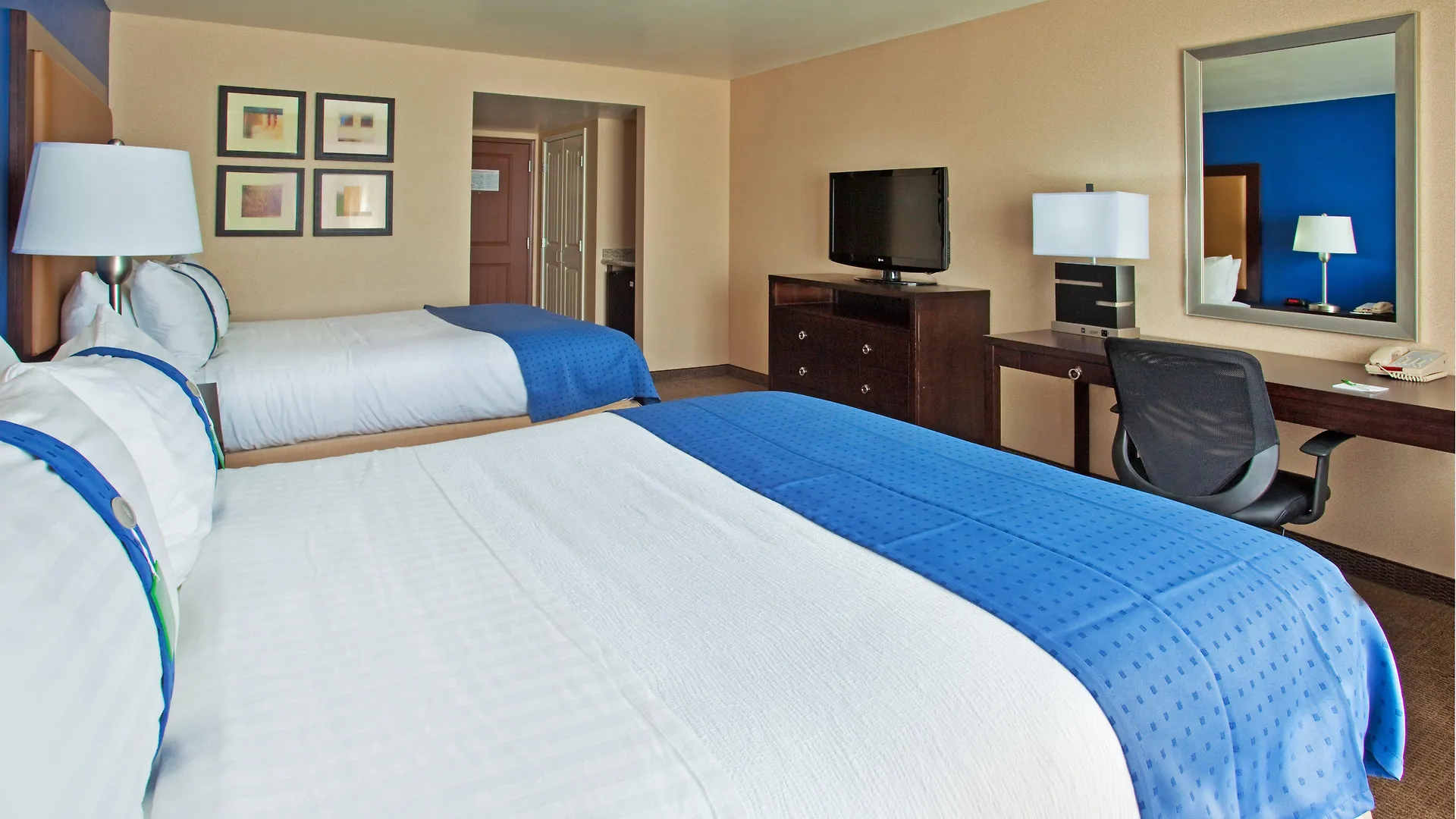 Holiday Inn & Suites Phoenix Airport, An Ihg Hotel