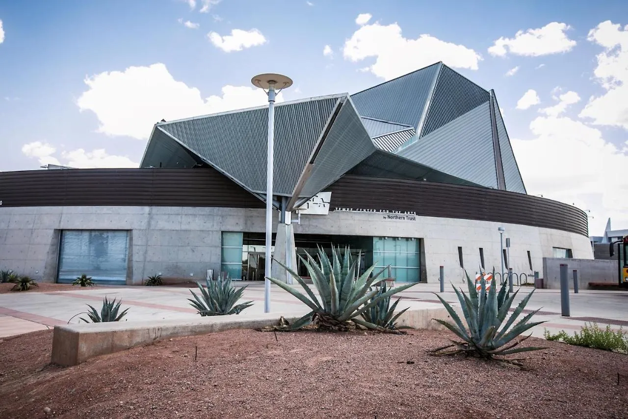 Hotel Holiday Inn & Suites Phoenix Airport By Ihg