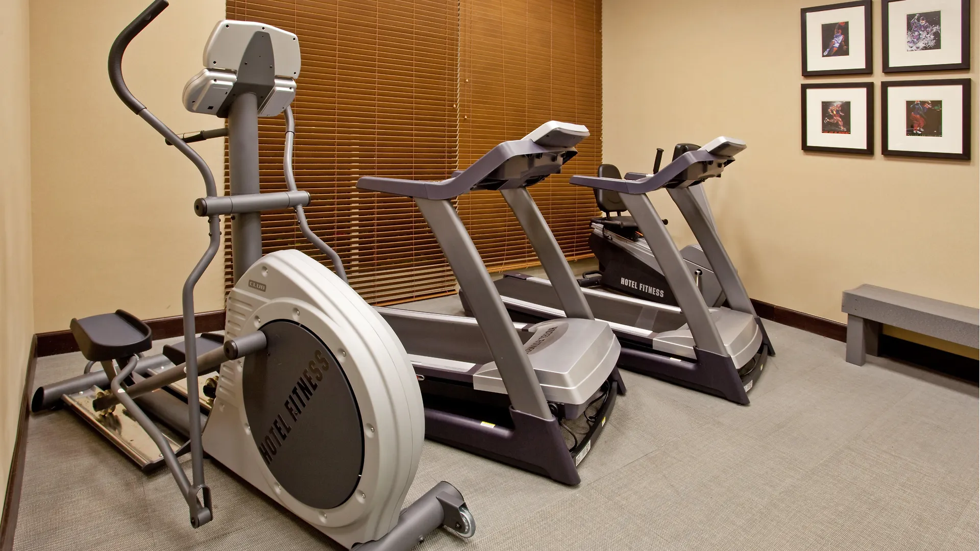 Holiday Inn & Suites Phoenix Airport By Ihg 3*,