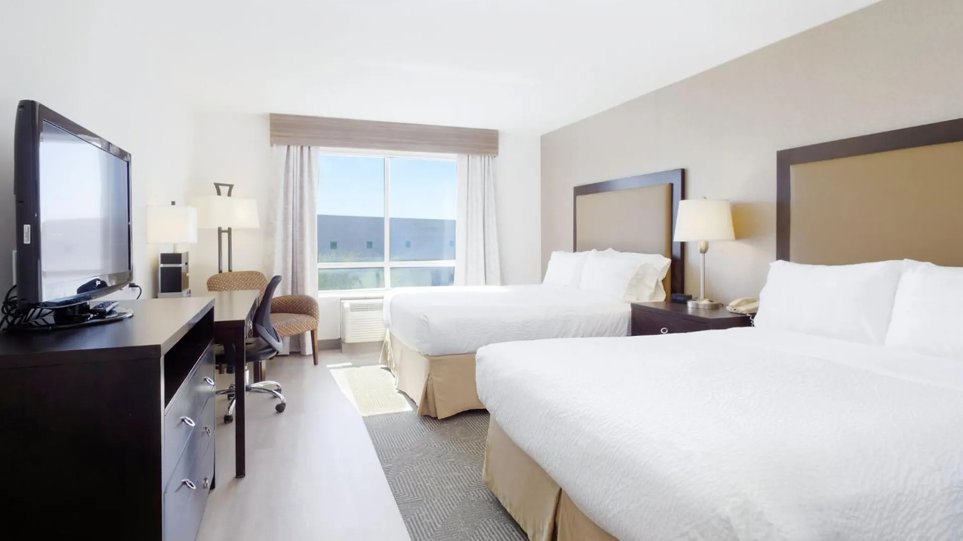 Holiday Inn & Suites Phoenix Airport By Ihg